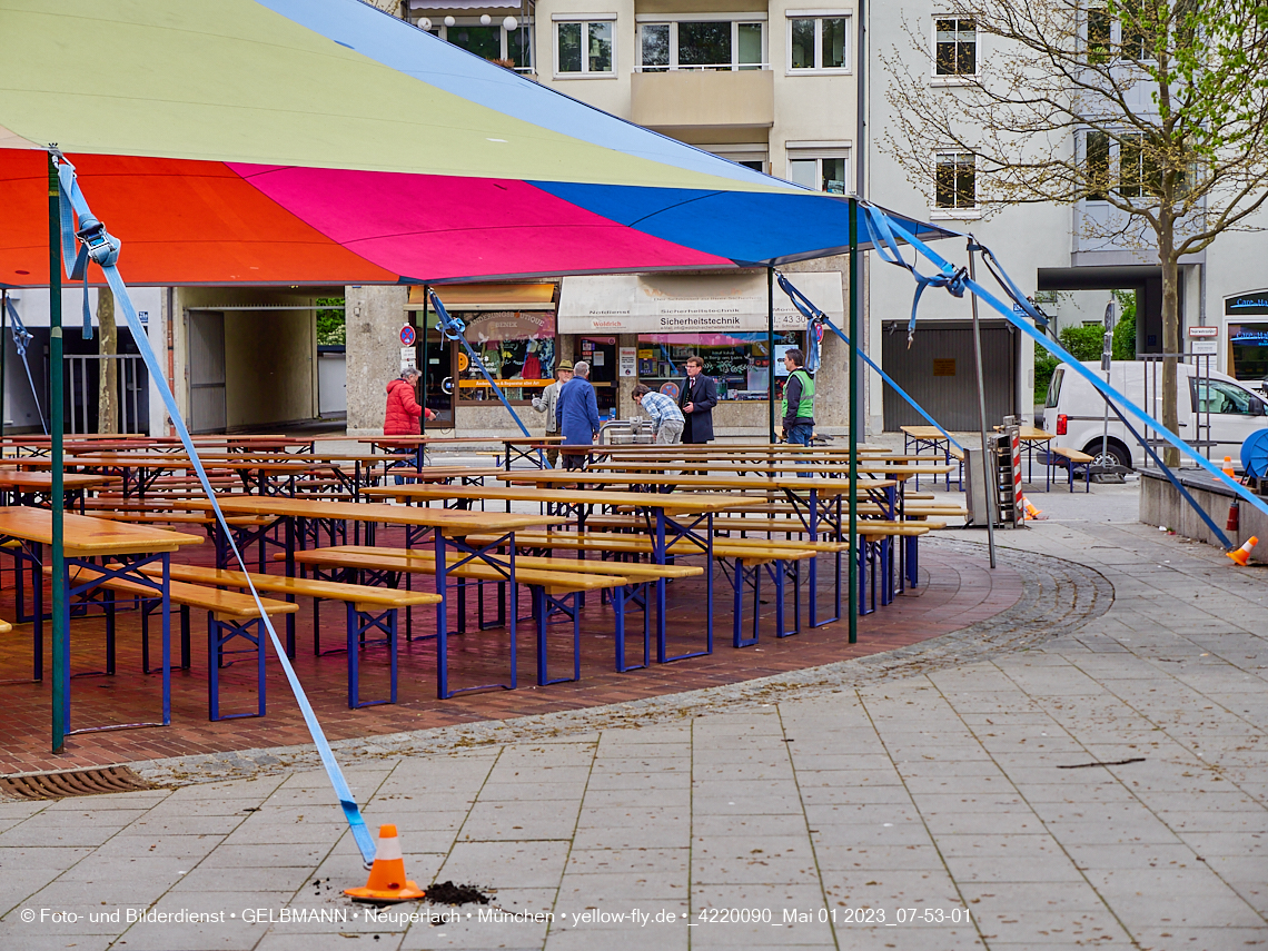 01.05.2023 - Maibaumaufstellung in Berg am Laim